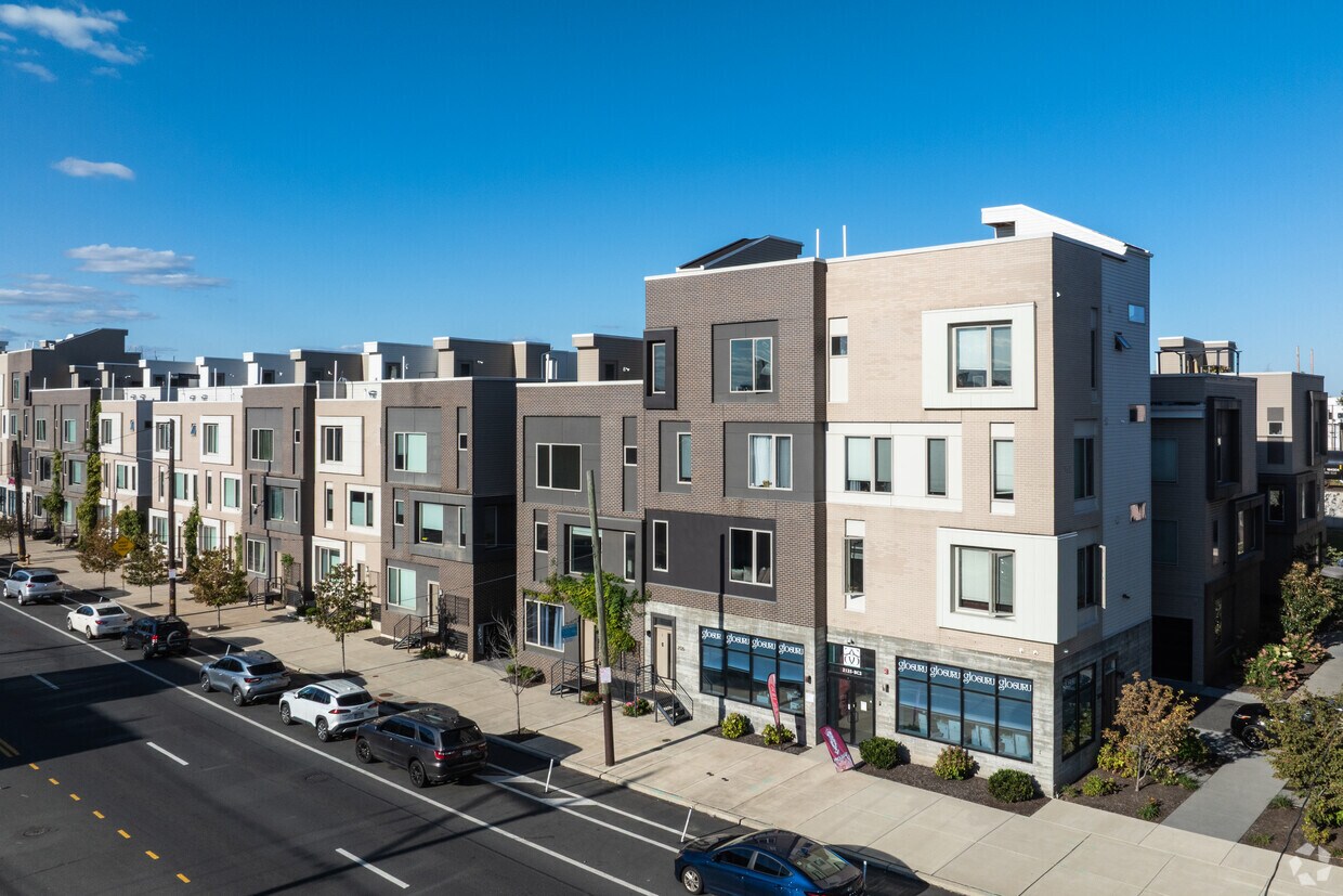 Primary Photo - Kensington Court Flats
