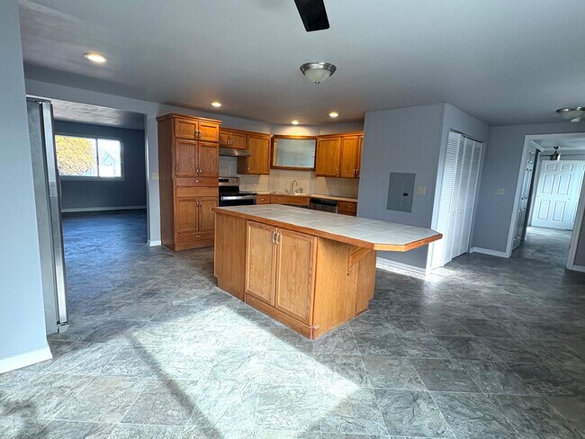 Foto del edificio - 240 Circle Dr