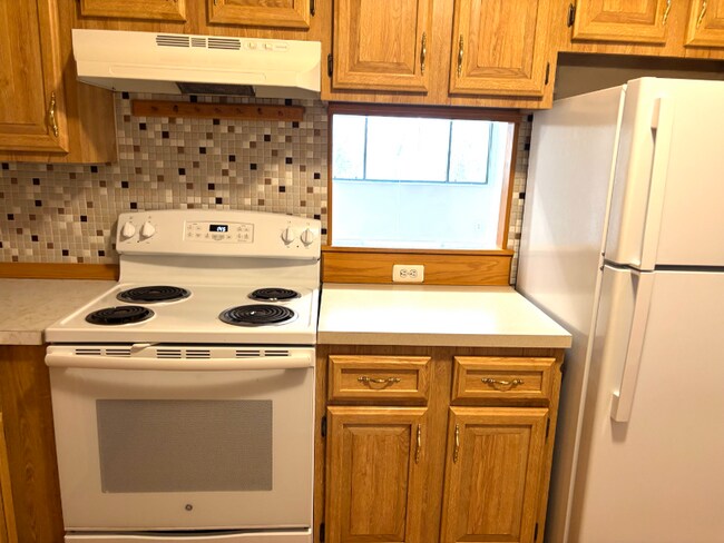 Building Photo - 67 Milliken Ave