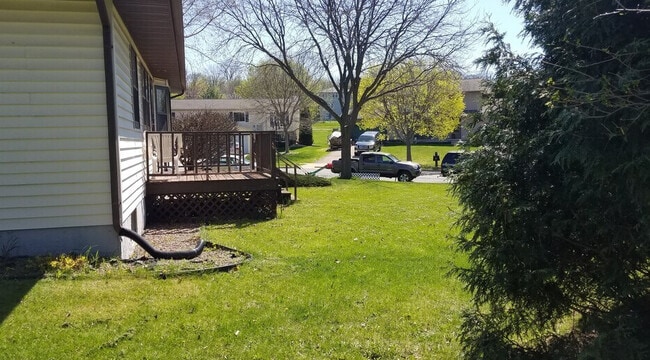 Building Photo - 731 Crawford Dr