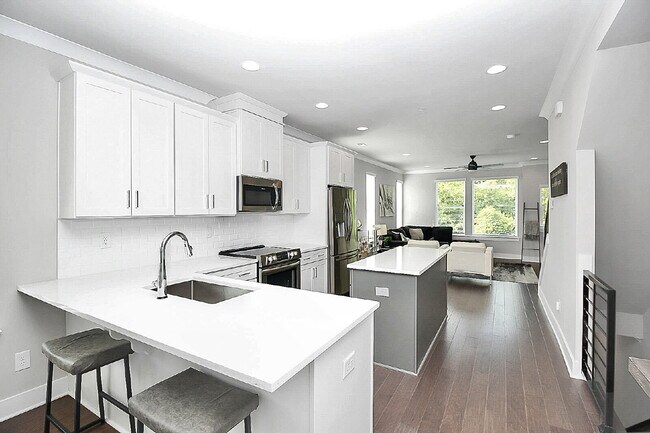 Foto del edificio - End Unit in SOUTH END