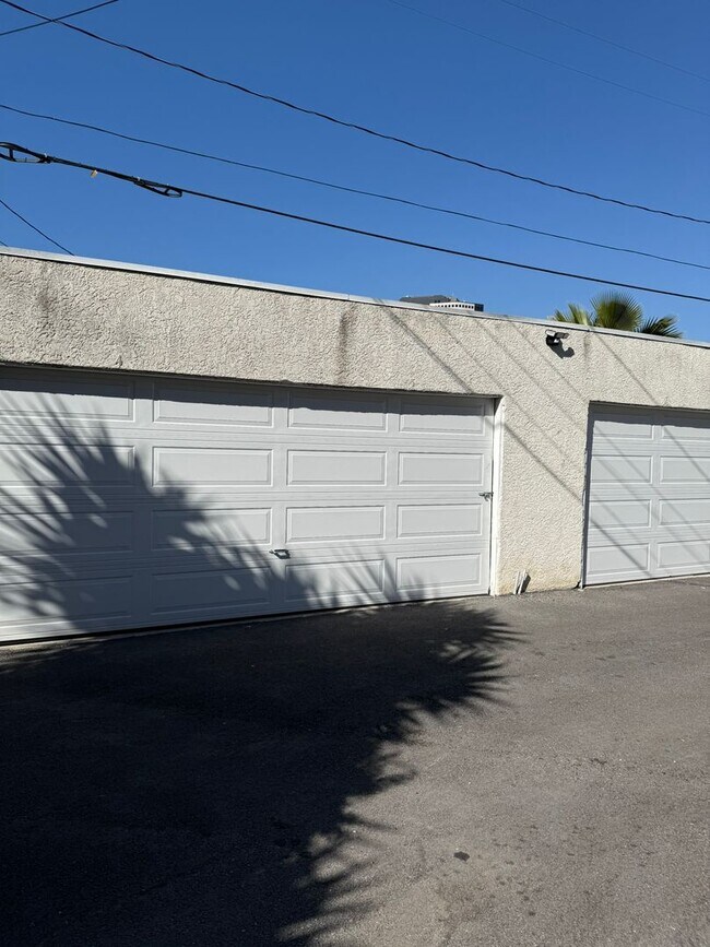 Foto del edificio - Toluca Lake Ave