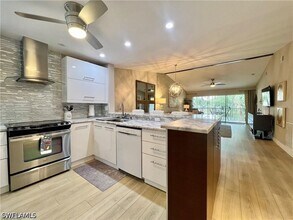Building Photo - 1120 Sarah Jean Cir