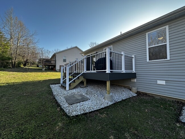 Building Photo - 420 Evergreen Dr