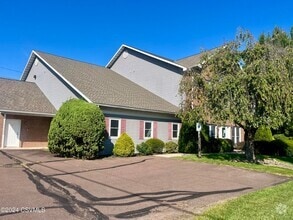 Building Photo - 1157 Westbranch Hwy