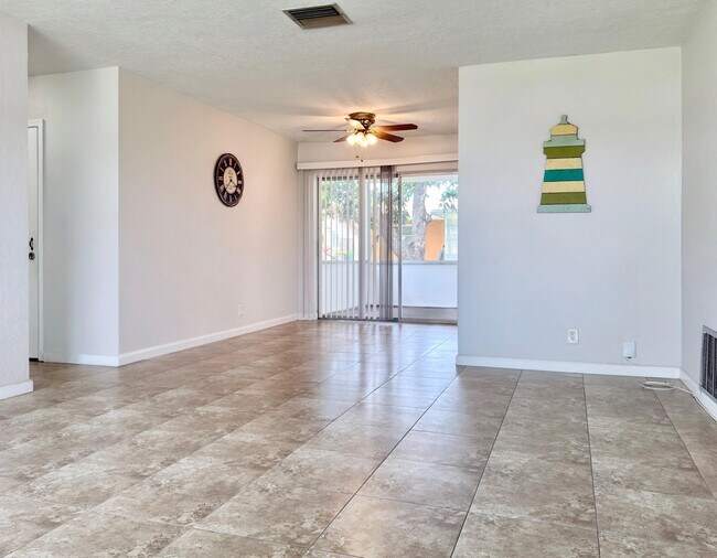 Foto del edificio - 4510 NW 46th St