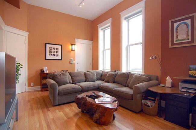 Foto del edificio - 909 W Wisconsin St