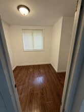 Building Photo - 410 12th Ave