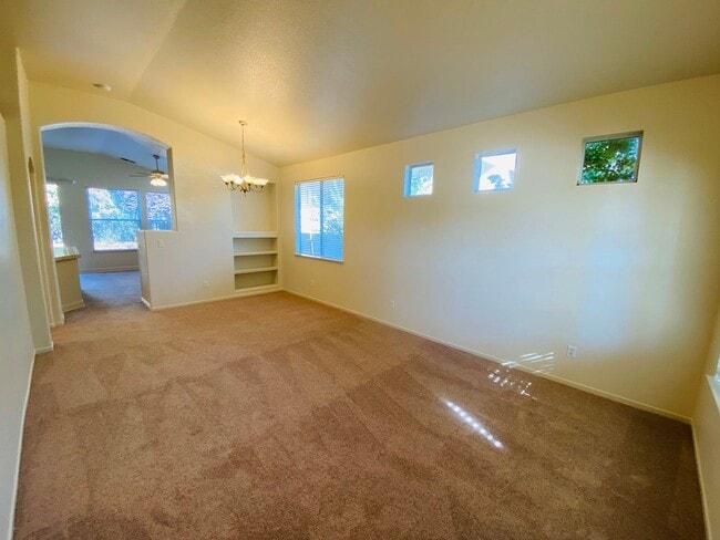 Building Photo - Cute Elk Grove Home