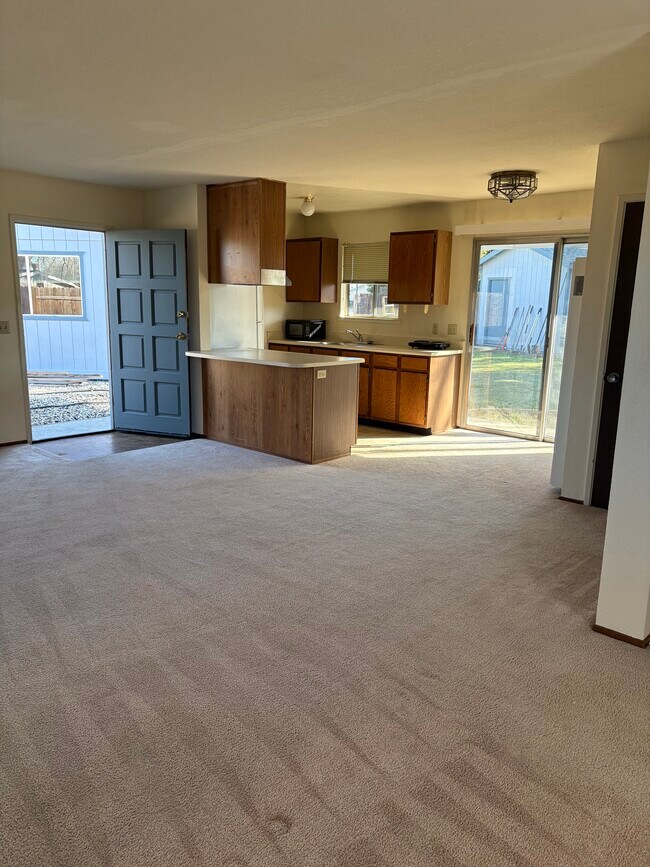 Foto del edificio - 3433 Surrey Ct