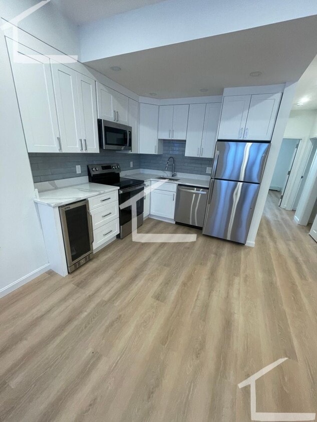Avl NOW - beat the 9/1 rush! 3BR apartment... - Avl NOW - beat the 9/1 rush! 3BR apartment...