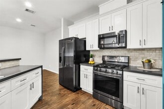 Building Photo - 507 E Foley St