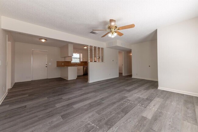 Foto del edificio - 606 E 2nd St