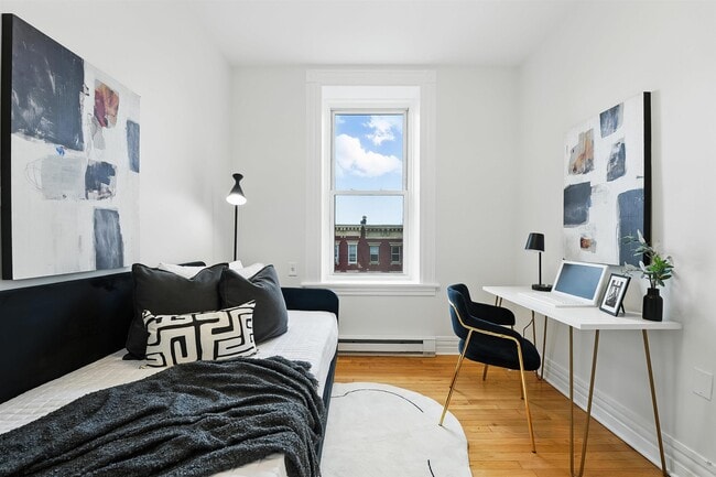 Foto del edificio - 821 Washington St