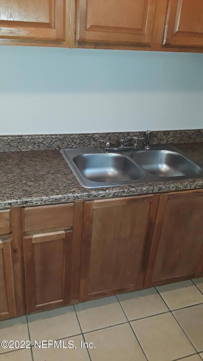 Foto del edificio - 5223 Pennant Dr