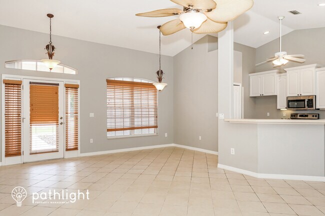 Building Photo - 126 San Remo Drive