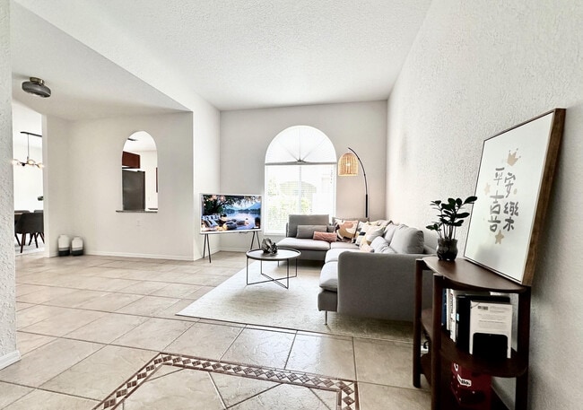 Building Photo - 639 NW 130th Way