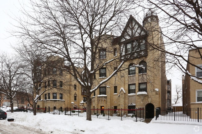 Building Photo - 5649-5659 N Spaulding Ave