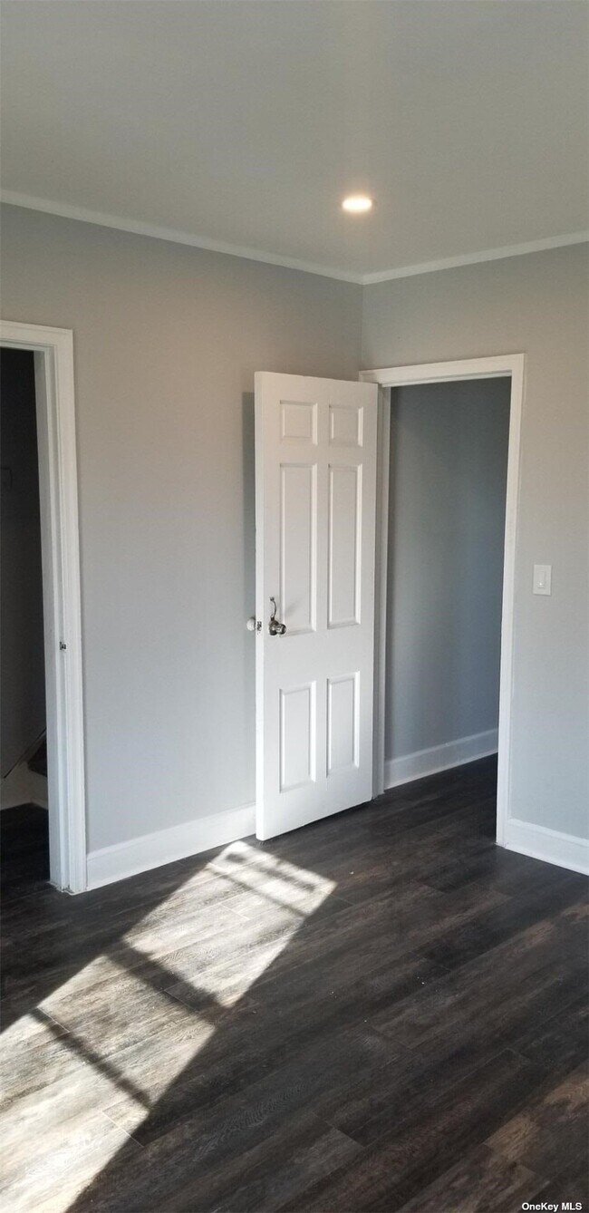 Building Photo - 80 Sunnyside Ave