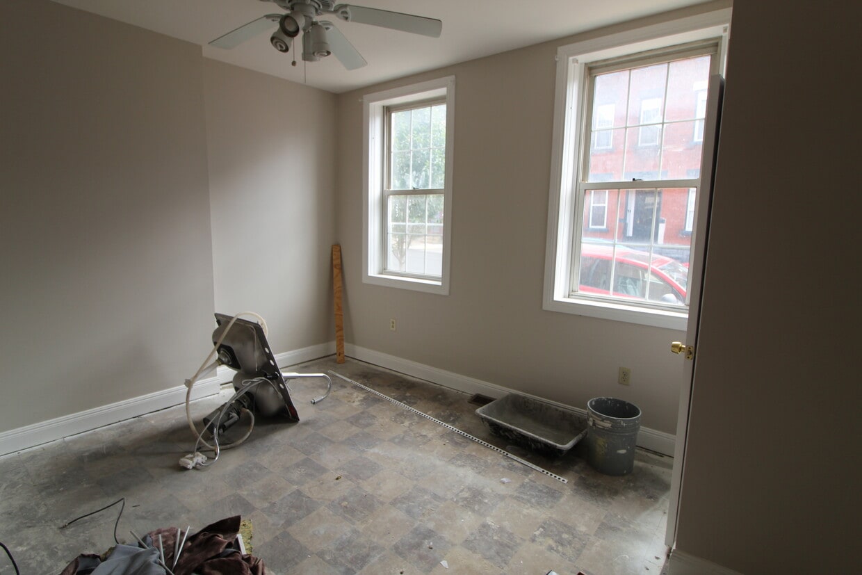 Primary Photo - 1203 Arch St
