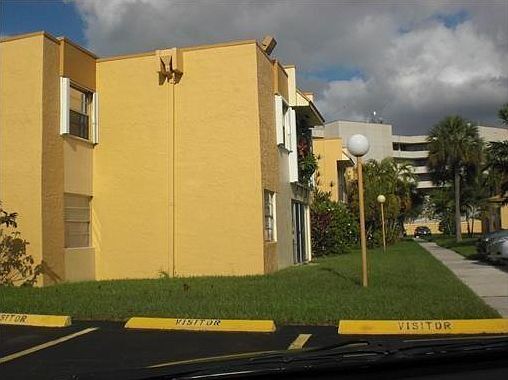 Building Photo - 9310 W Flagler St
