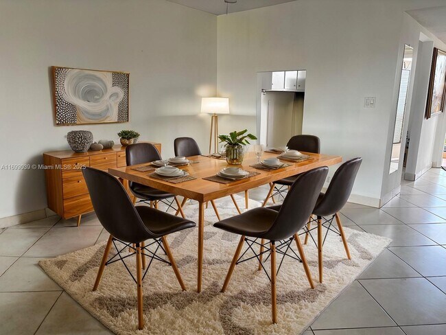 Foto del edificio - 6090 NW 64th Ave