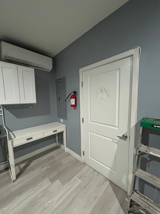 Building Photo - Office/Retail unit on Gaffey Available