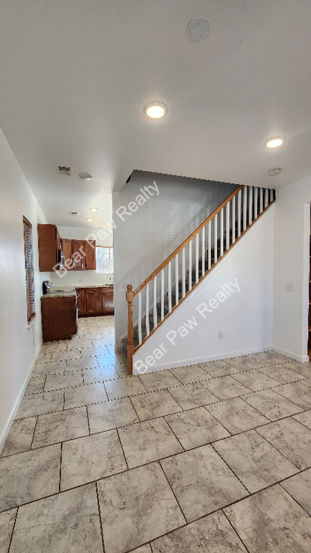 Foto del edificio - 1007 W 29th St