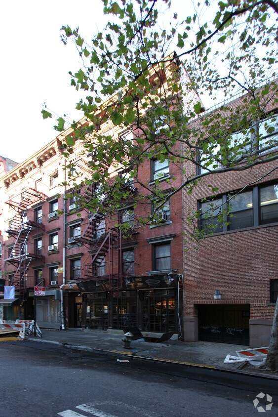 Foto del edificio - 231 Mott St