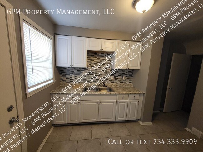 Building Photo - 8670 Schaefer Hwy