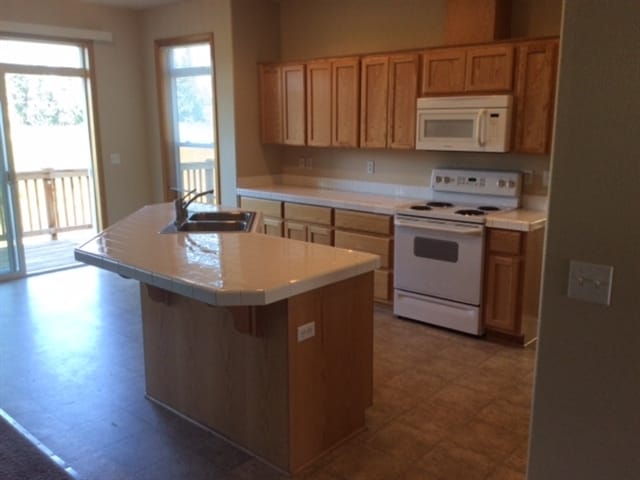 Building Photo - 9402 NE 87th Ct