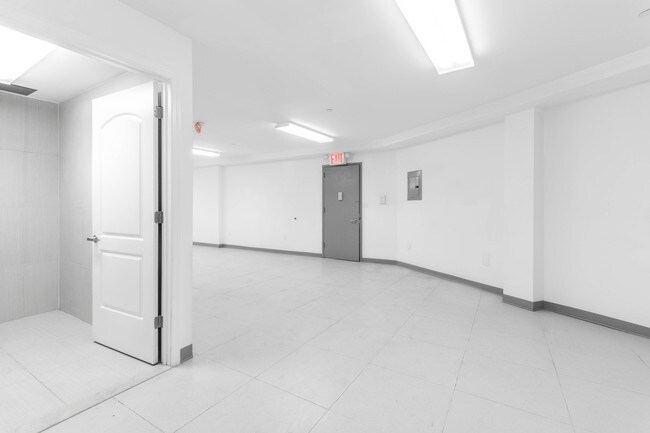 Interior Photo - Edgecombe parc