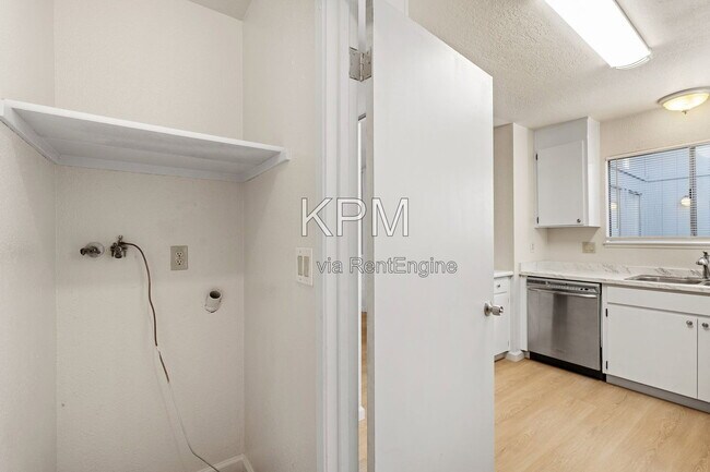 Building Photo - 5624 Blackoak Ct