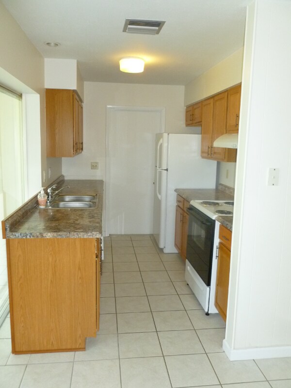 Foto del edificio - 13476 Newport Ave