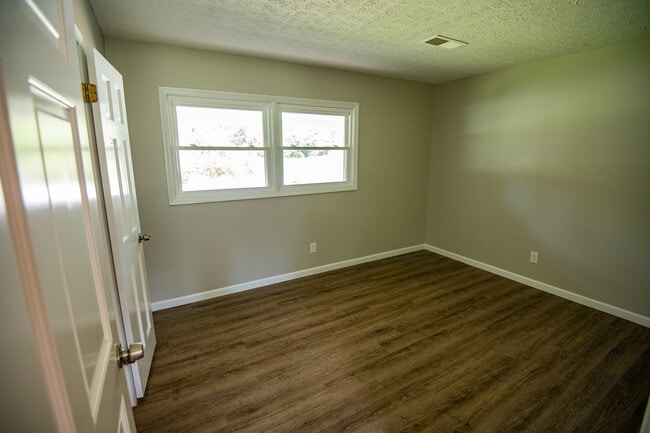 Building Photo - 119 Remington Wy