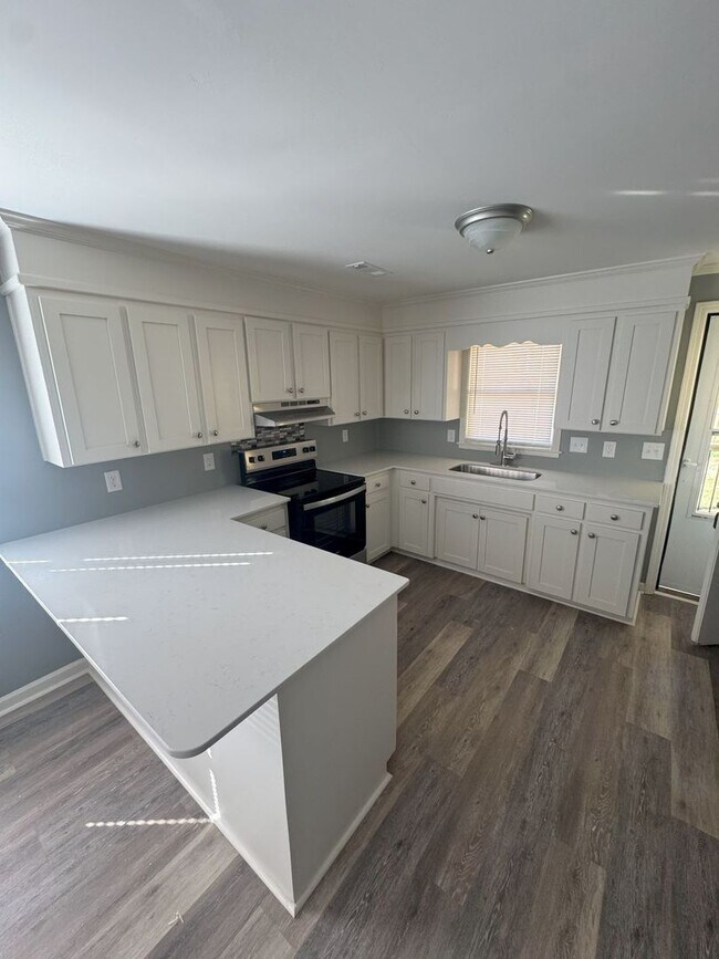 Building Photo - Totally Renovated Arts and Crafts Bungalow...