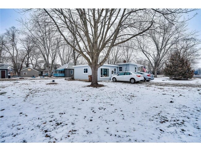 Building Photo - 16724 Upper 5th St N