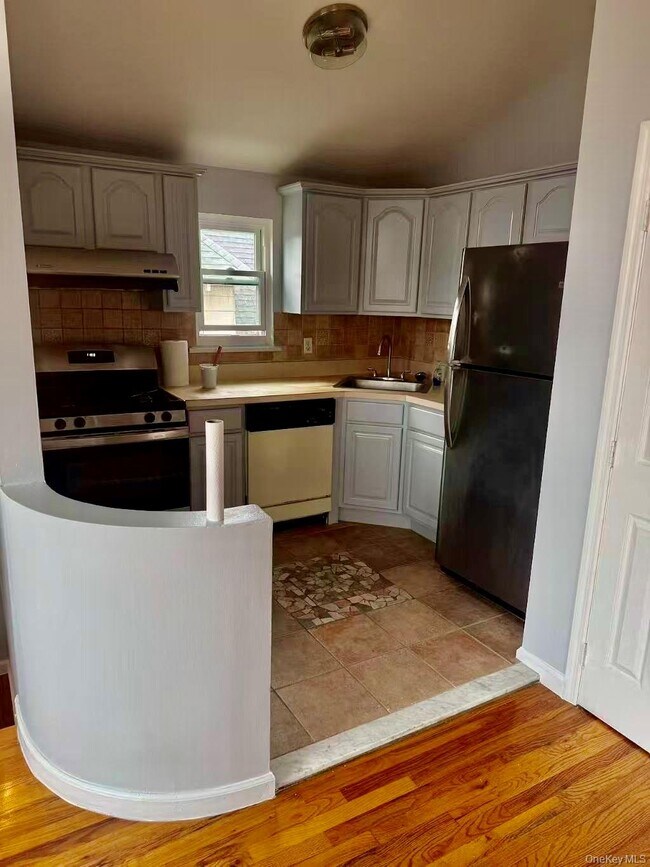 Foto del edificio - 61-26-61173 173rd St