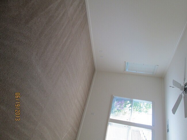 Building Photo - Executive Townhome