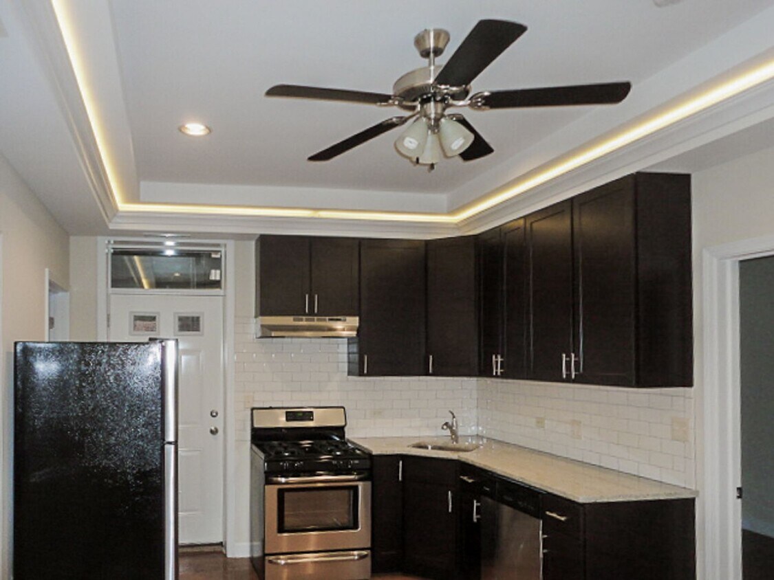 Foto principal - 850 W Cornelia Ave