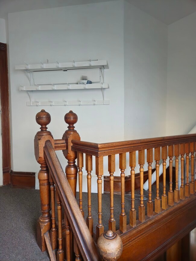 Foto del edificio - 912 E 2nd St