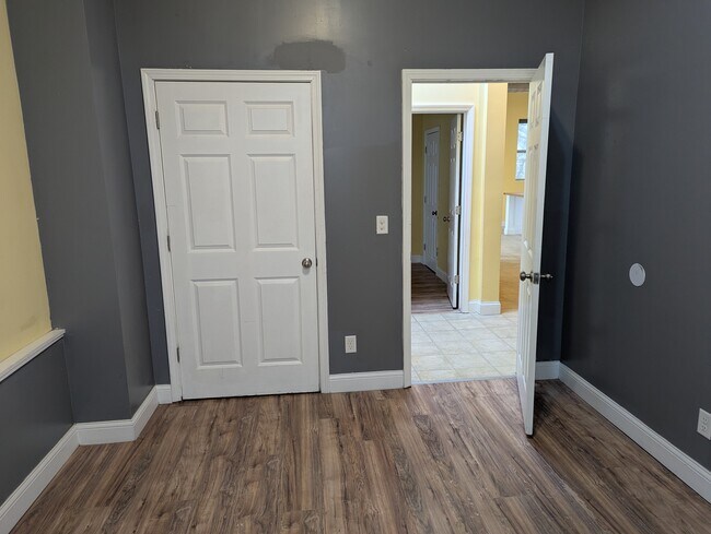 Foto del edificio - Negassa Property LLC 647