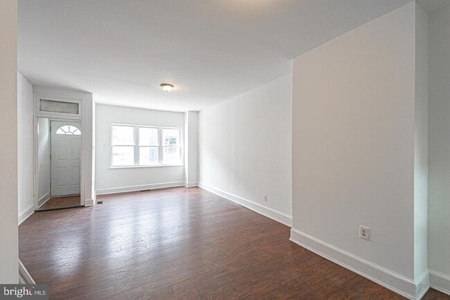 Building Photo - 1535 S Hicks St