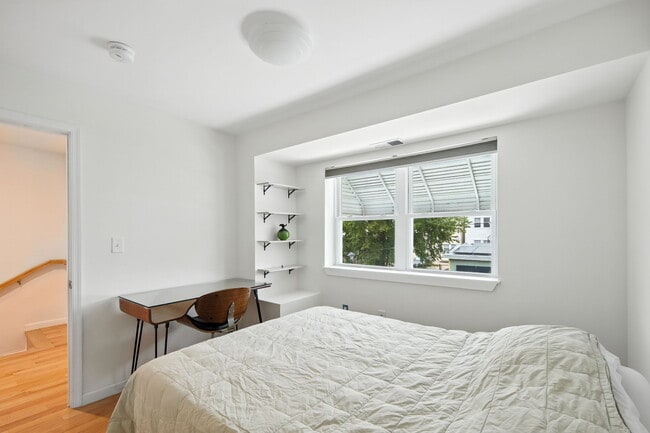 Foto del edificio - 1340 W St NE