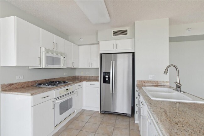 Foto del edificio - 1720 Maple Ave