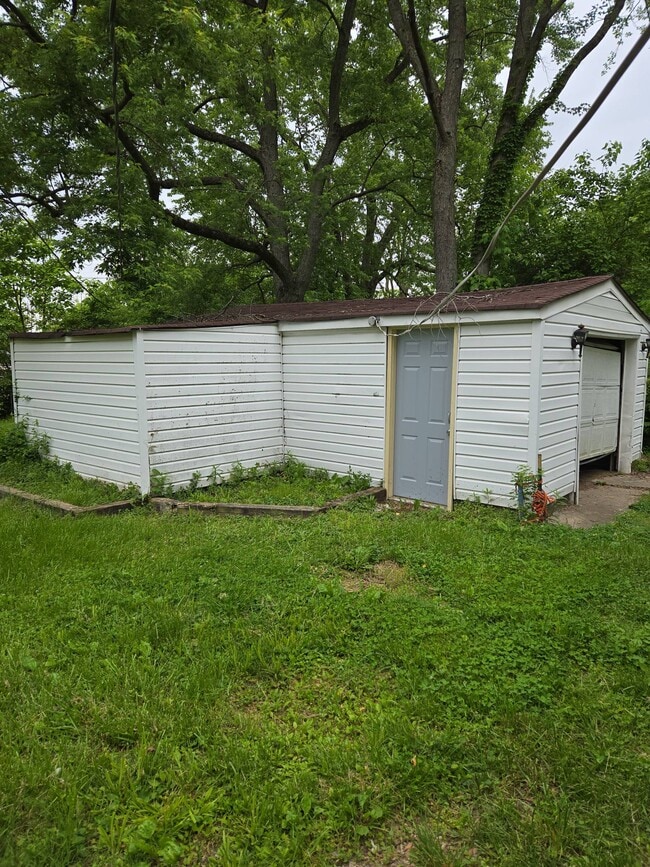 Building Photo - 3514 N Elizabeth St