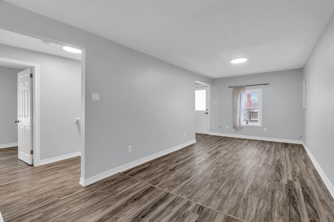 Building Photo - 270 Elizabeth St