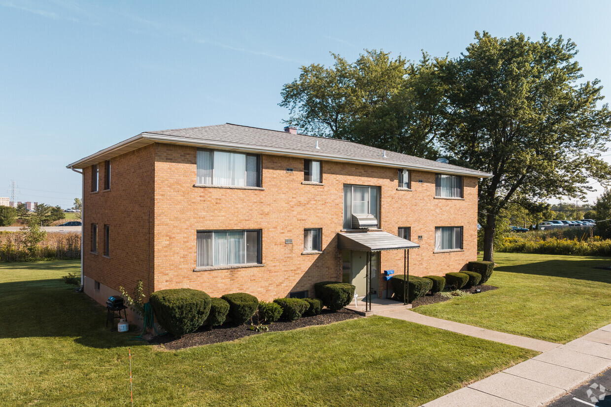 Primary Photo - Hartford Place Apartments