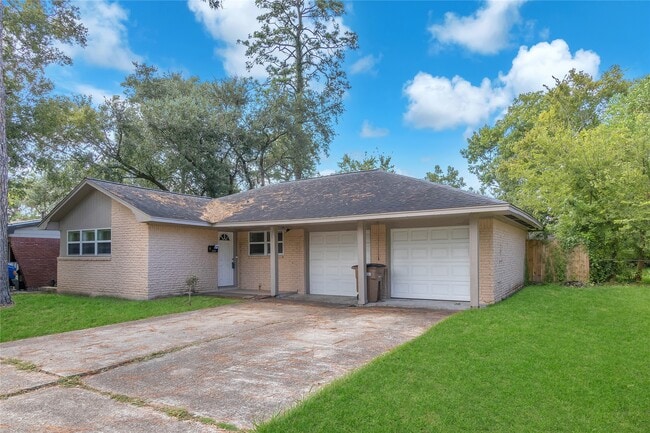 Building Photo - 2802 Greenbriar St