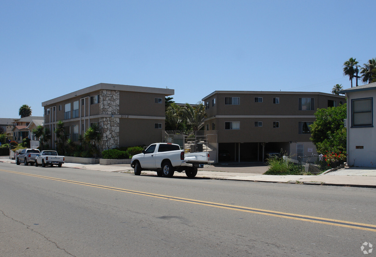 Building Photo - Redwood Terrace